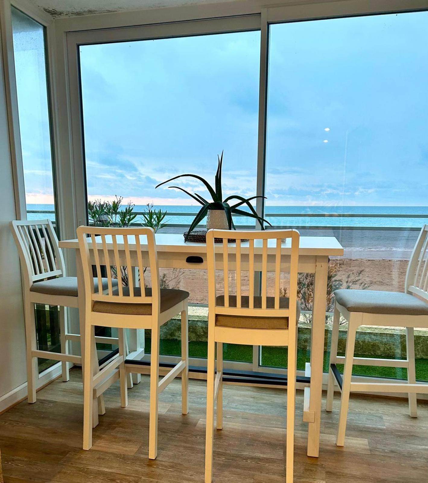 Mettons Les Voiles - Appt Vue Mer Avec Loggia Bernieres-sur-Mer Bagian luar foto